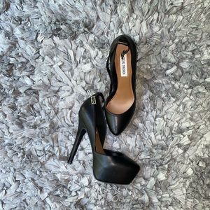 Steve Madden Deeny Leather Black Platform Heel